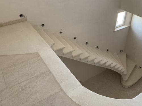Atelier Alain BIDAL : fabrication sur mesure d'escalier en pierre de taille